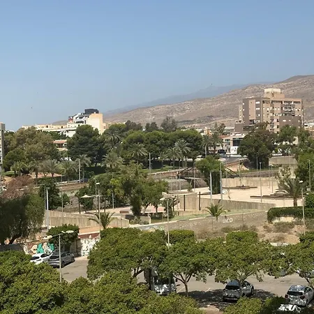 Con Vista Al Mar En *